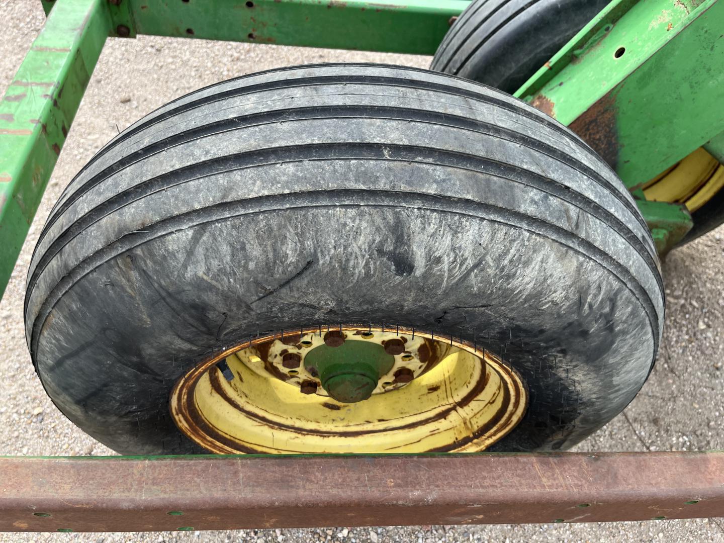 ./imagenes/INVOICE/2019/16846/CULTIVADORA JOHN DEERE 960 (10).JPG